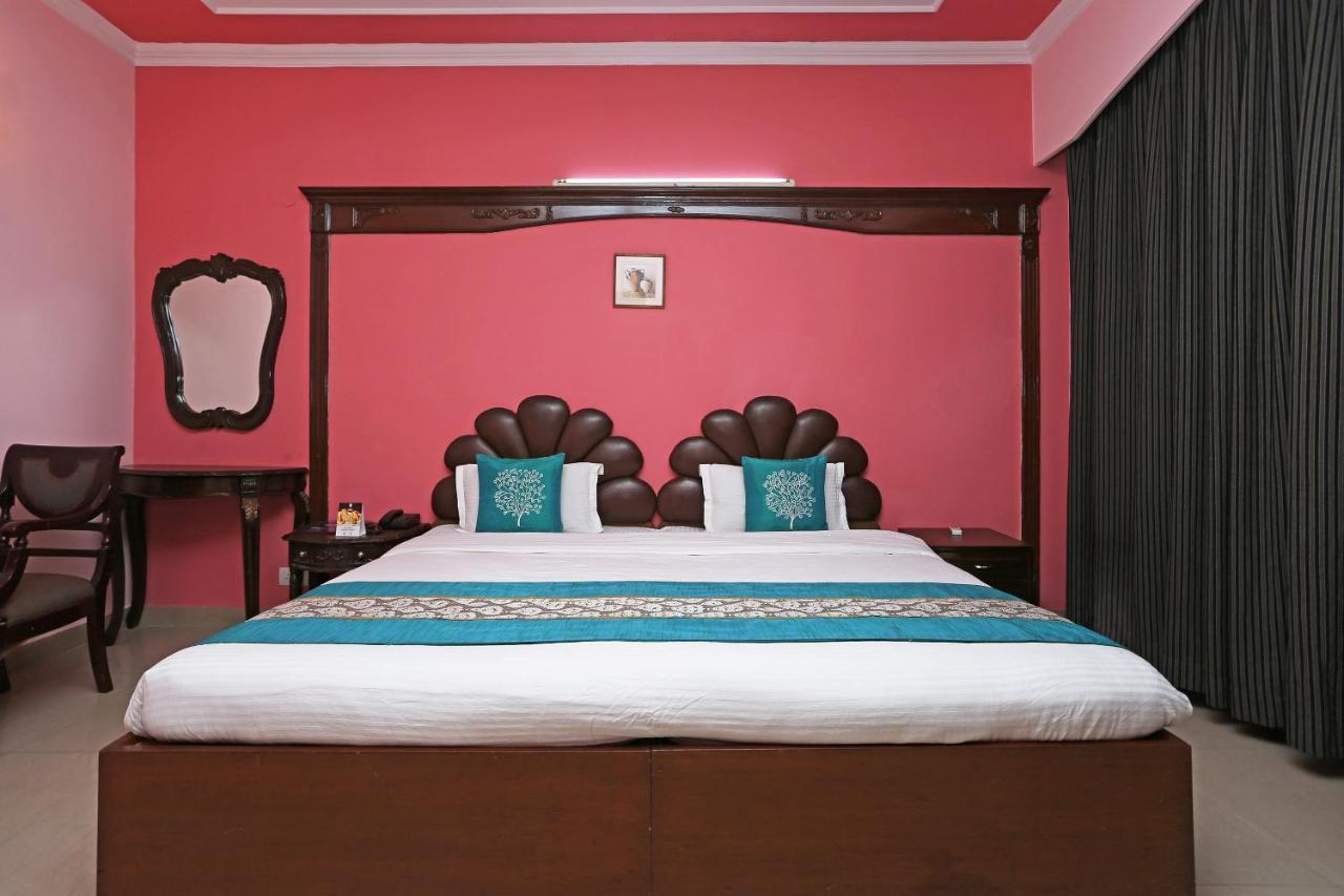 OYO 1242 near MG Road Hotel Gurgaon Exterior foto